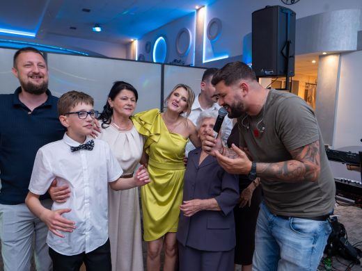 DZ8_3459