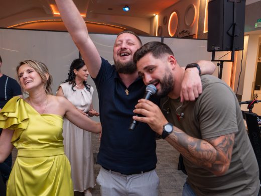 DZ8_3485