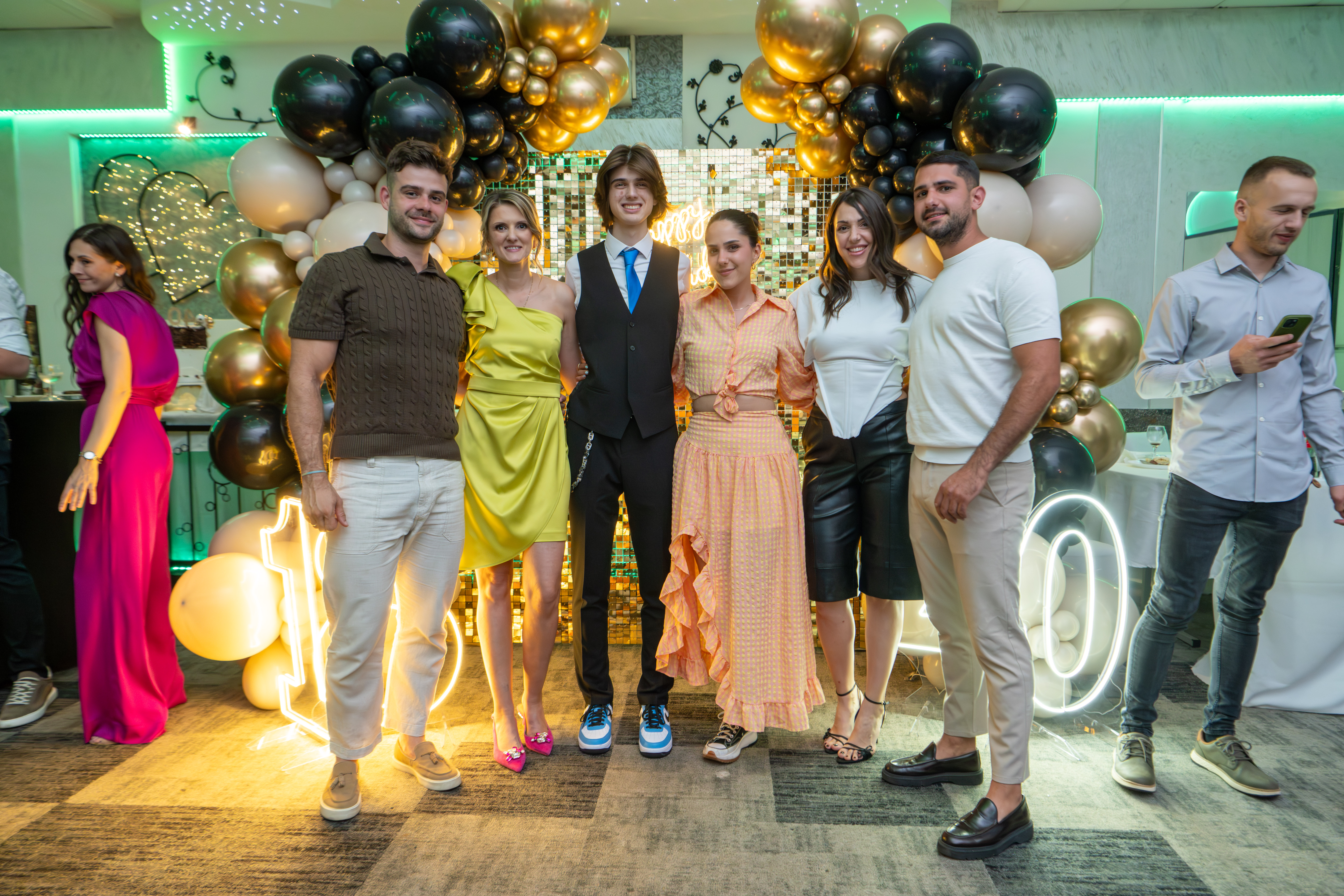 DZ8_3296