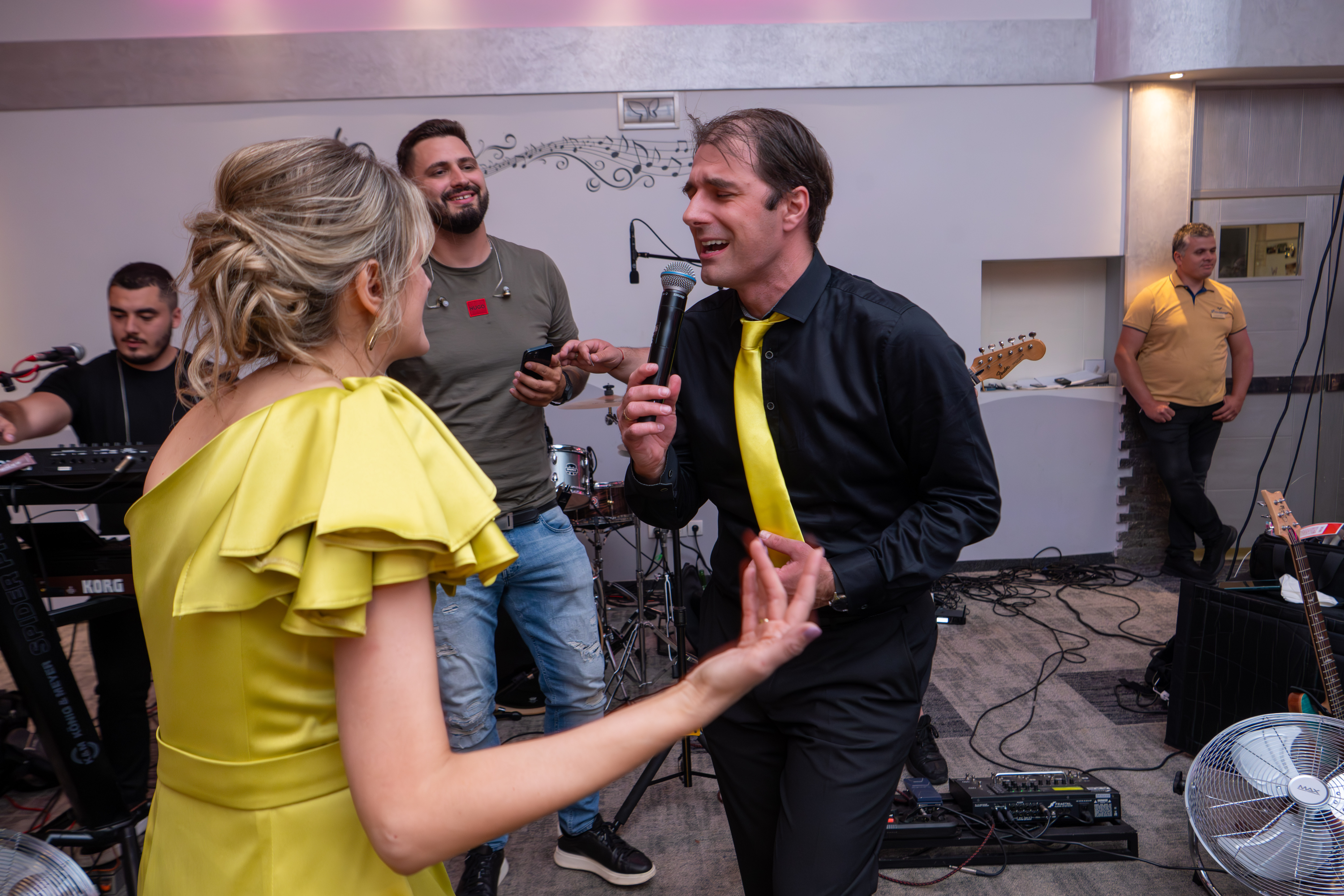 DZ8_3425